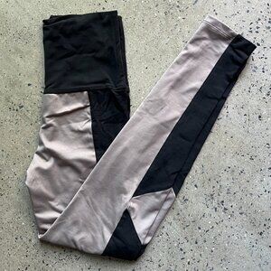 Live The Process Geometric Black and Tan leggings S